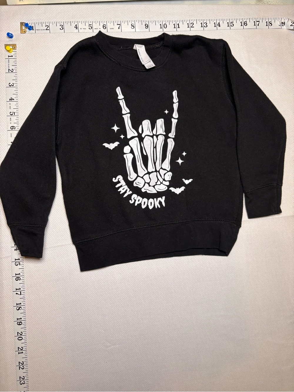Rabbit Skins Kids Halloween Stay Spooky Skeleton Hand Black Sweatshirt Size 4